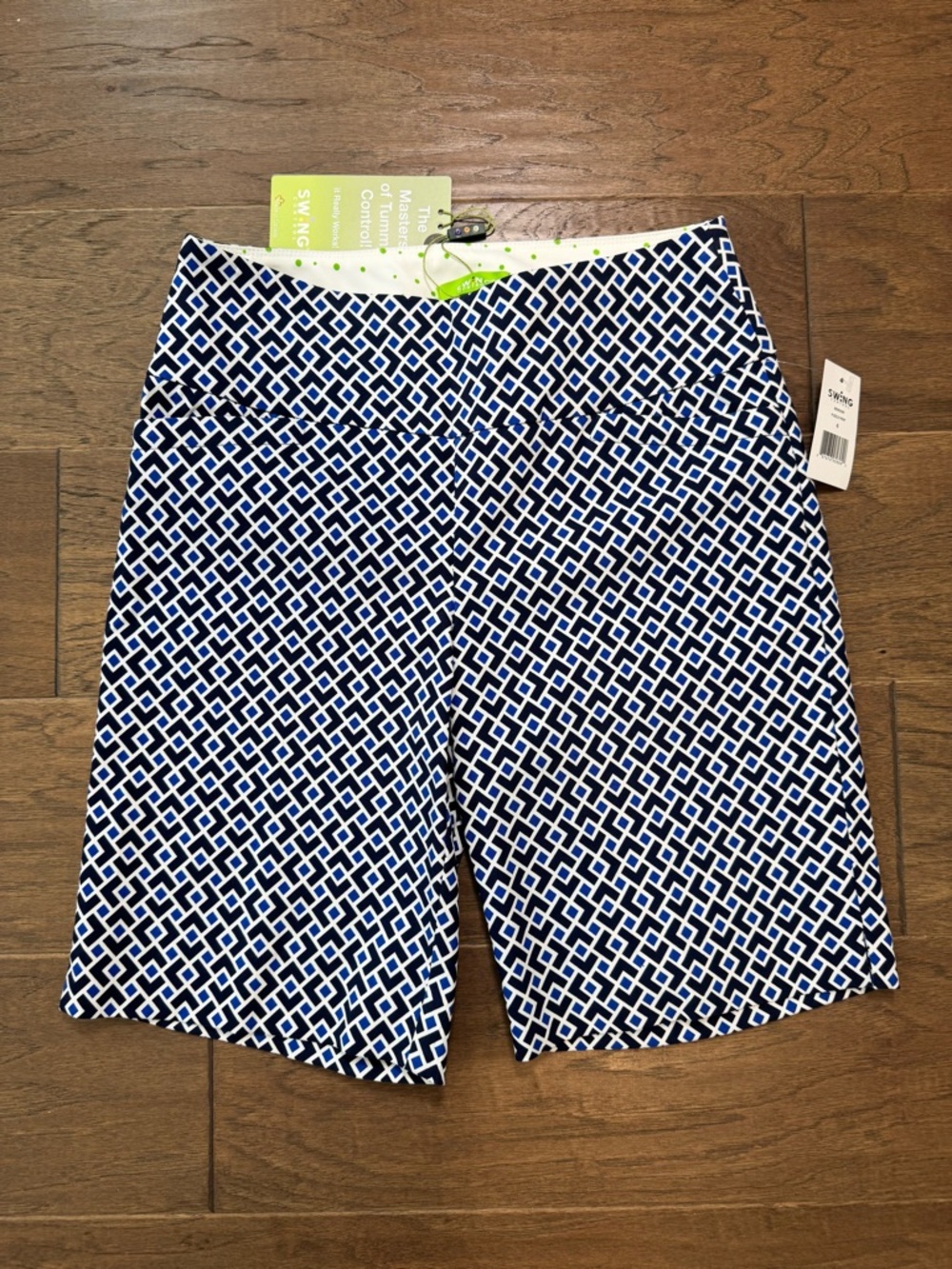 Swing Control Women’s Geometric Pattern Golf Bermuda Short
